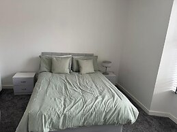 Central 3-bed Seaside Apartment - Sleeps 5