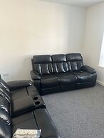 Central 3-bed Seaside Apartment - Sleeps 5