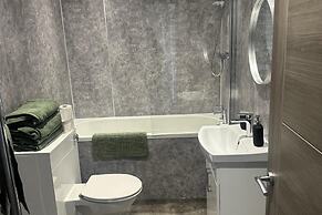 Central 3-bed Seaside Apartment - Sleeps 5