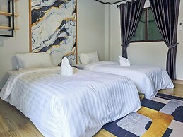 The Eight Chiang Rai