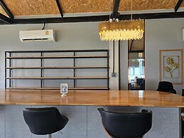 The Eight Chiang Rai