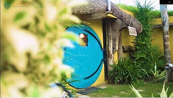 Hobbiton LakeSide Resorts