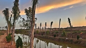 Hobbiton LakeSide Resorts