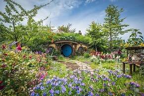 Hobbiton LakeSide Resorts