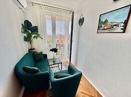 Charming Apartment With Terrace and Old Town View
