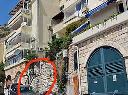 Charming Apartment With Terrace and Old Town View