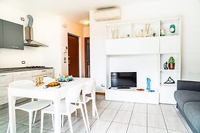 Comfortable Flat With Pool and Green Space