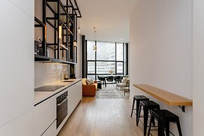 Crystal Luxury Apartment