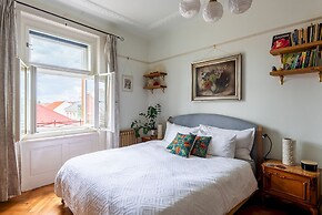 Premium 3 Bed 3 Bath Lounge Apartment