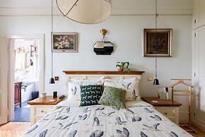 Premium 3 Bed 3 Bath Lounge Apartment