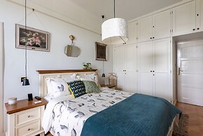 Premium 3 Bed 3 Bath Lounge Apartment