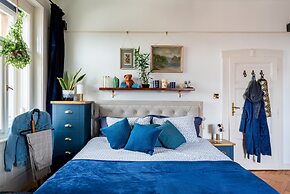 Premium 3 Bed 3 Bath Lounge Apartment