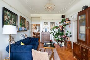 Premium 3 Bed 3 Bath Lounge Apartment