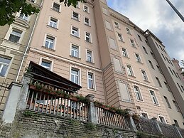 Premium Apartment With Private Terrace