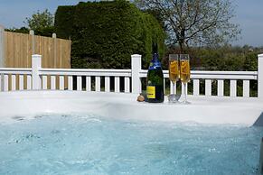 Fern Cottage - Dog Friendly Cottage With Hot Tub