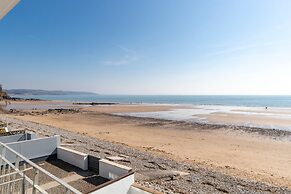 9 Strandways - Sea Views Parking Beach Access