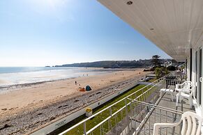 9 Strandways - Sea Views Parking Beach Access