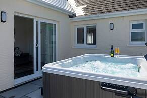 Bramble Cottage - Dog Friendly Cottage Hot Tub