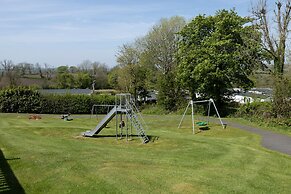 Bramble Cottage - Dog Friendly Cottage Hot Tub