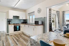 Bramble Cottage - Dog Friendly Cottage Hot Tub