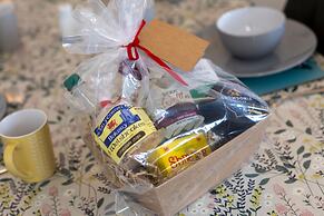 Bramble Cottage - Dog Friendly Cottage Hot Tub