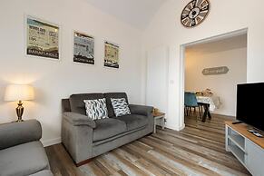 Bramble Cottage - Dog Friendly Cottage Hot Tub