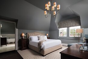 86 State Circle - Luxury Boutique Hotel