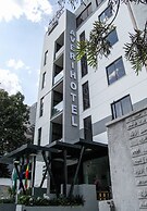 Averi Hotel