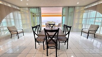 Ocean view 2BR Condo downtown Cozumel