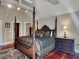 A Lakefront Paradise