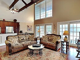 A Lakefront Paradise