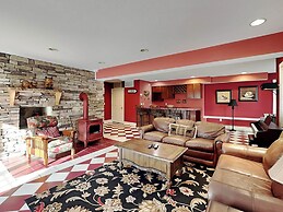 A Lakefront Paradise