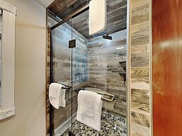 A Lakefront Paradise