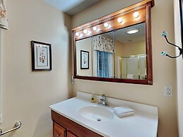 A Lakefront Paradise