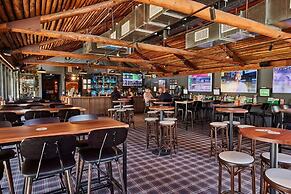 Coomera Lodge Hotel