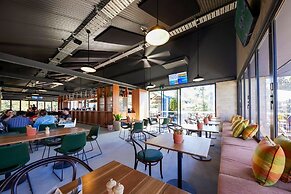 Coomera Lodge Hotel