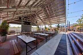 Coomera Lodge Hotel