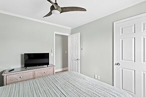 Sands III #1C - Toes In the Water