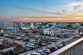 Boardwalk Pent House