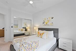 @marbella Lane - Elegant 3BR w/ Marvelous Views