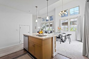 @marbella Lane - Elegant 3BR w/ Marvelous Views