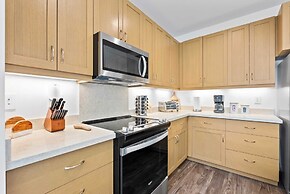 @marbella Lane - Elegant 3BR w/ Marvelous Views