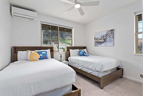 @marbella Lane - Elegant 3BR w/ Marvelous Views