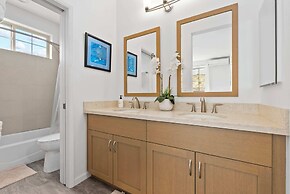 @marbella Lane - Elegant 3BR w/ Marvelous Views