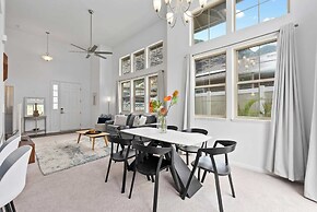@marbella Lane - Elegant 3BR w/ Marvelous Views