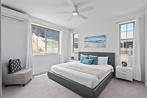 @marbella Lane - Elegant 3BR w/ Marvelous Views