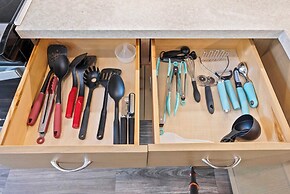 @marbella Lane - Elegant 3BR w/ Marvelous Views