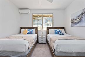 @marbella Lane - Elegant 3BR w/ Marvelous Views