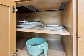 @marbella Lane - Elegant 3BR w/ Marvelous Views