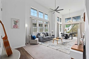 @marbella Lane - Elegant 3BR w/ Marvelous Views